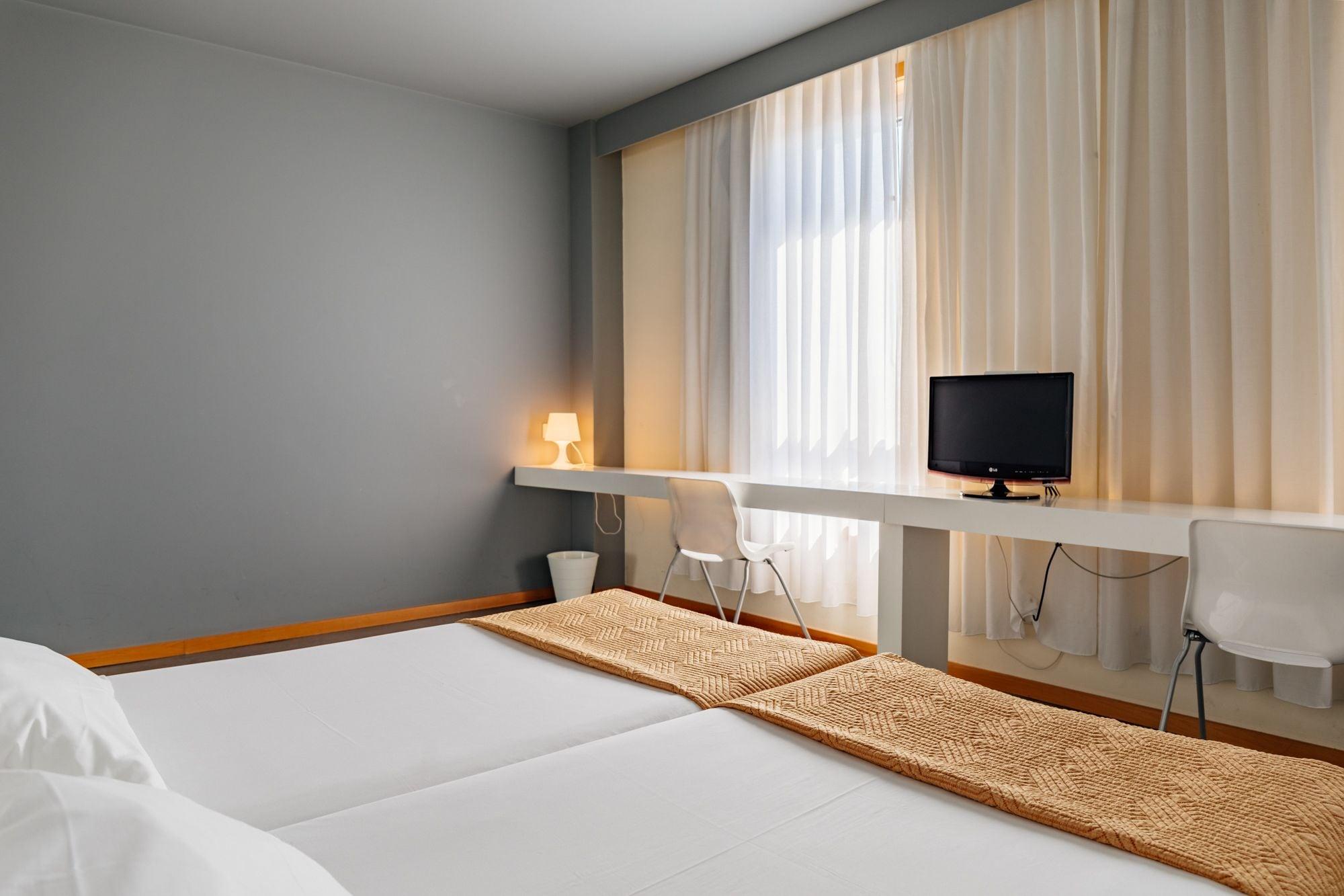 Basic By Axis 2* Braga