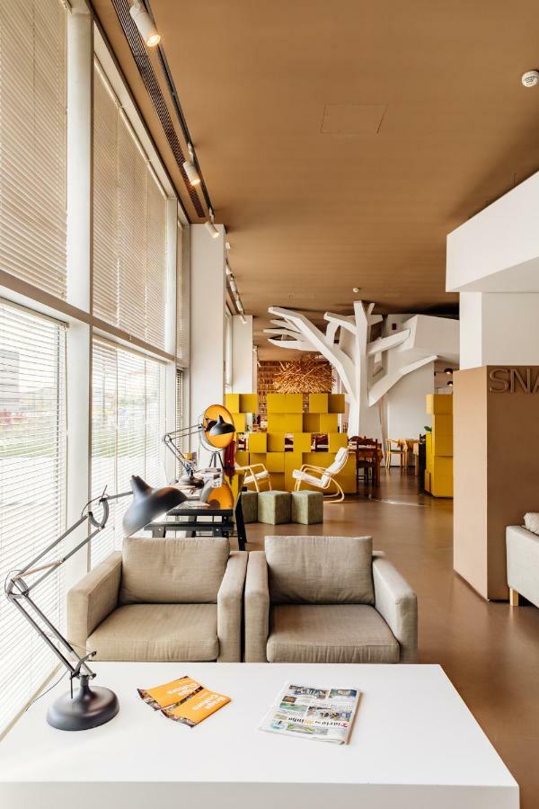 Hotel Basic By Axis